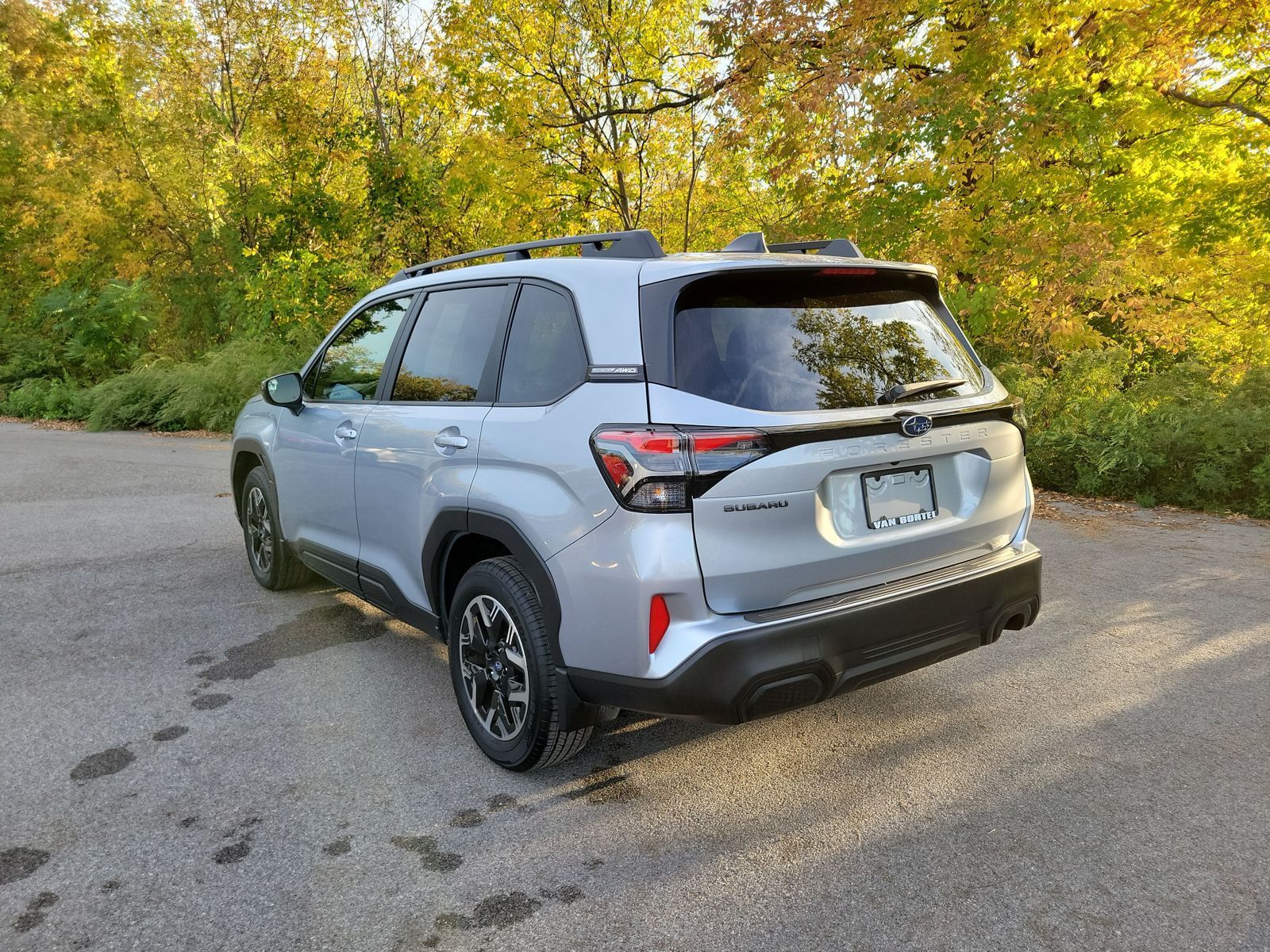 2025 Subaru Forester Premium Base photo 2