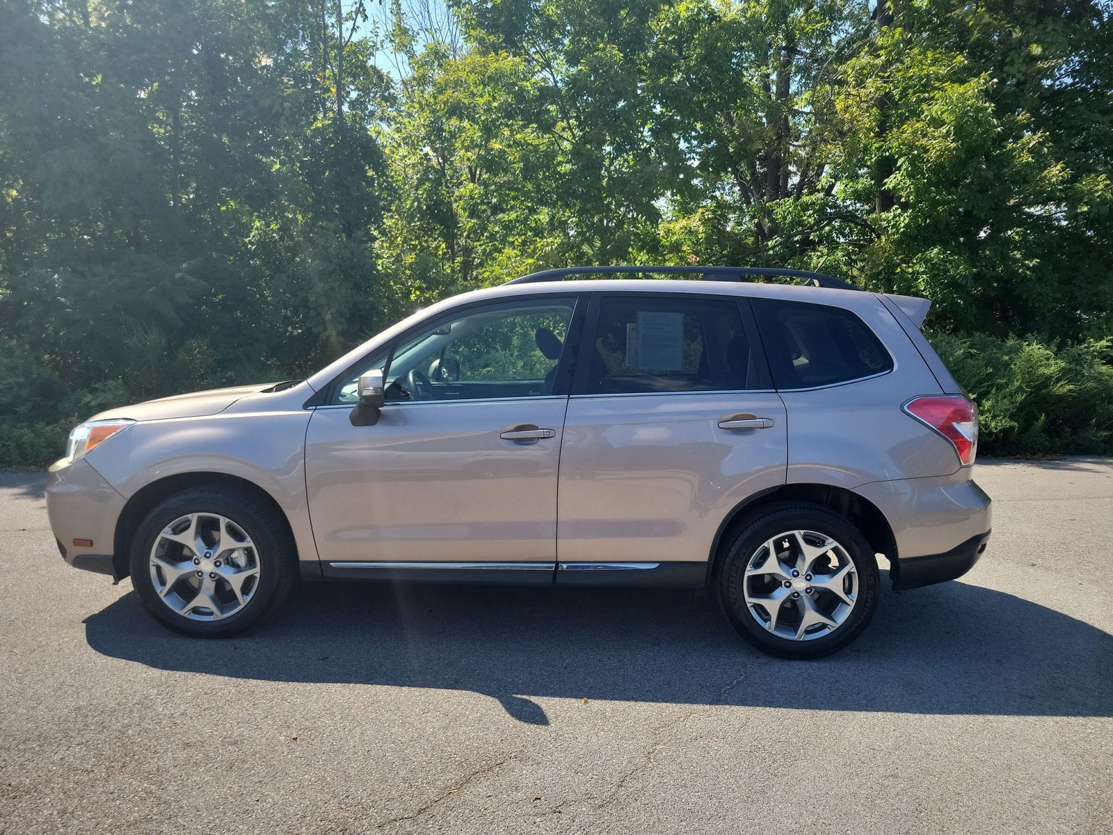 2015 Subaru Forester 2.5i Touring photo 2