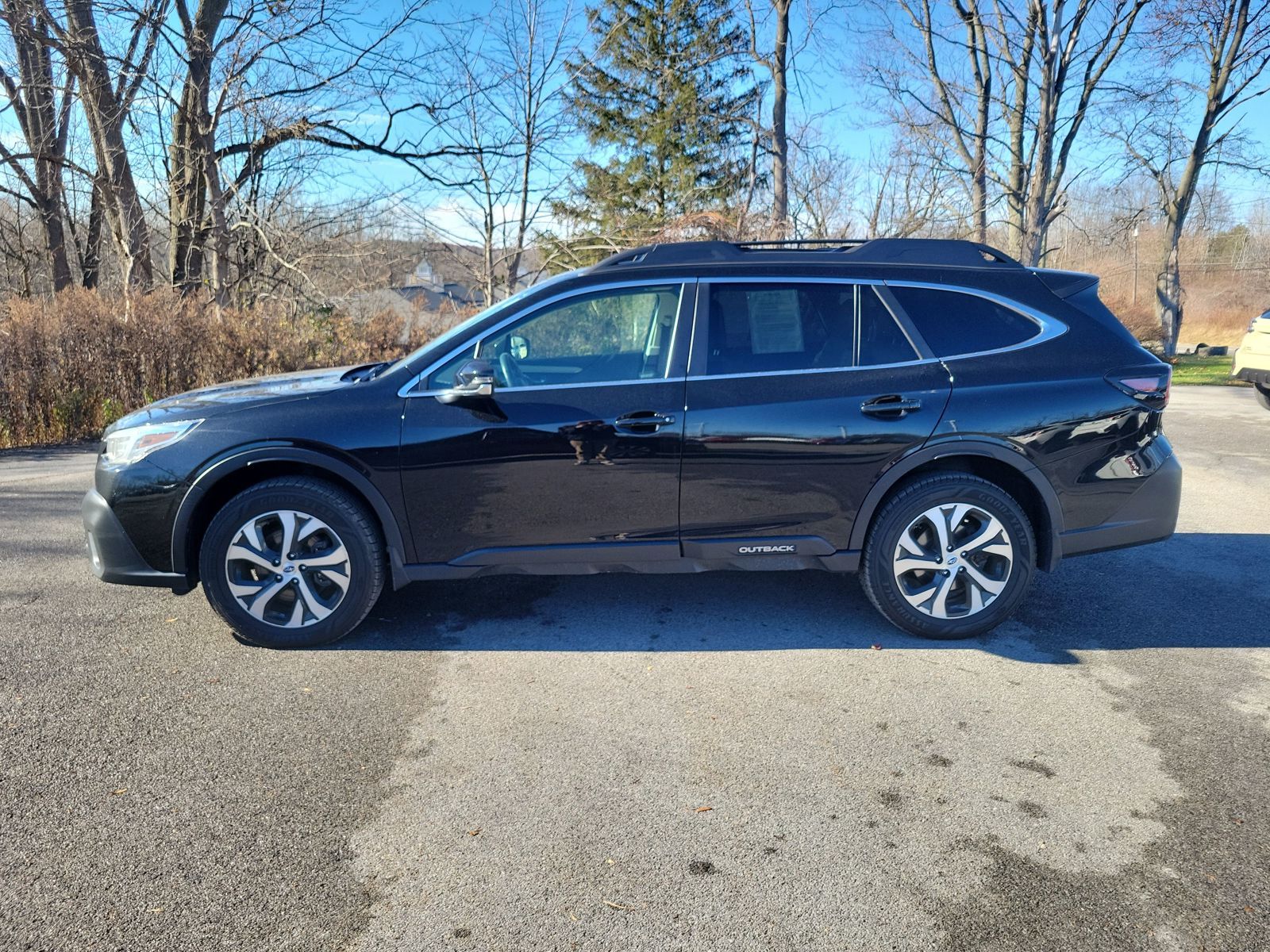 2022 Subaru Outback Limited photo 2