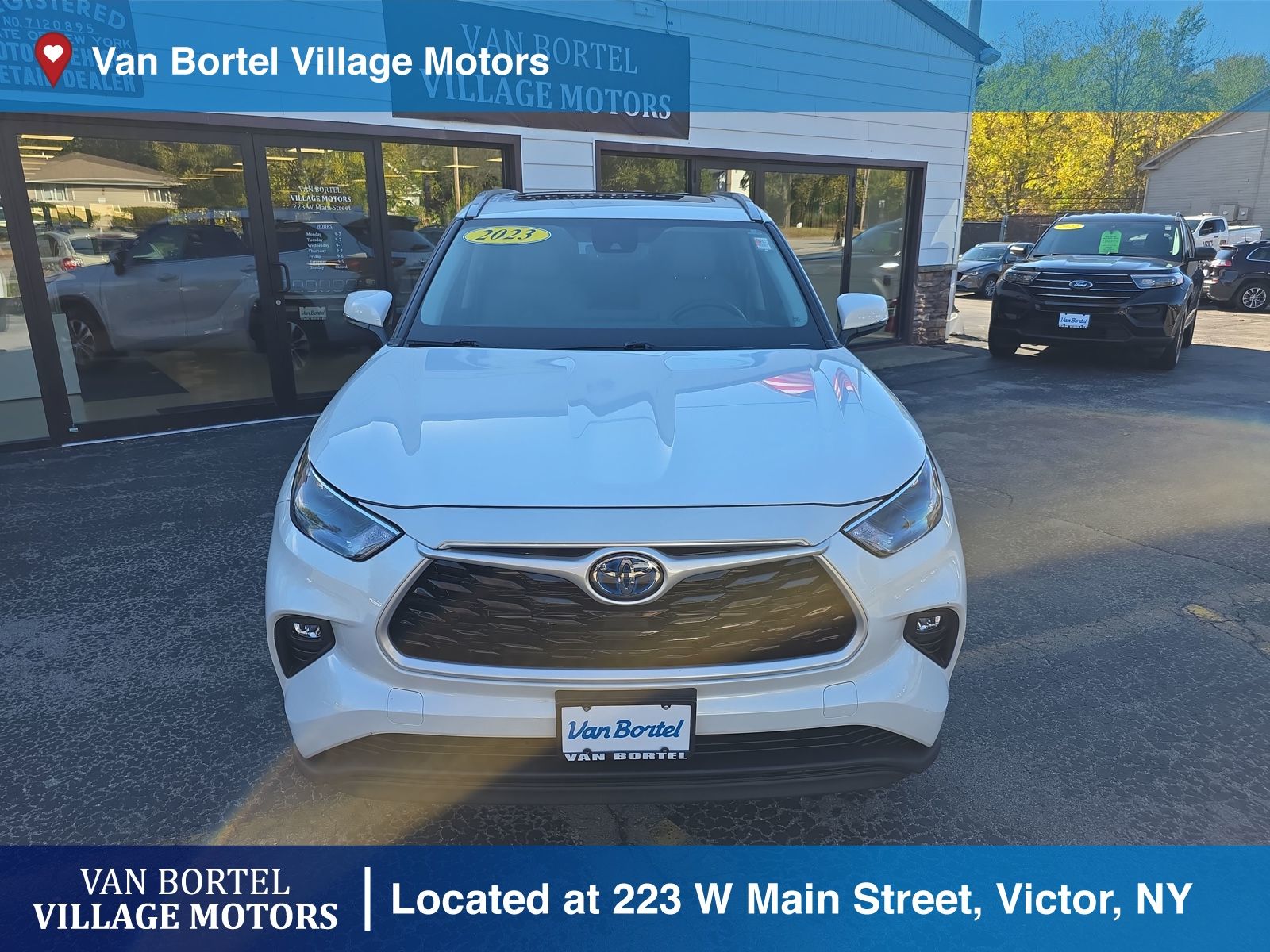 2023 Toyota Highlander Limited Platinum XLE XSE photo 2