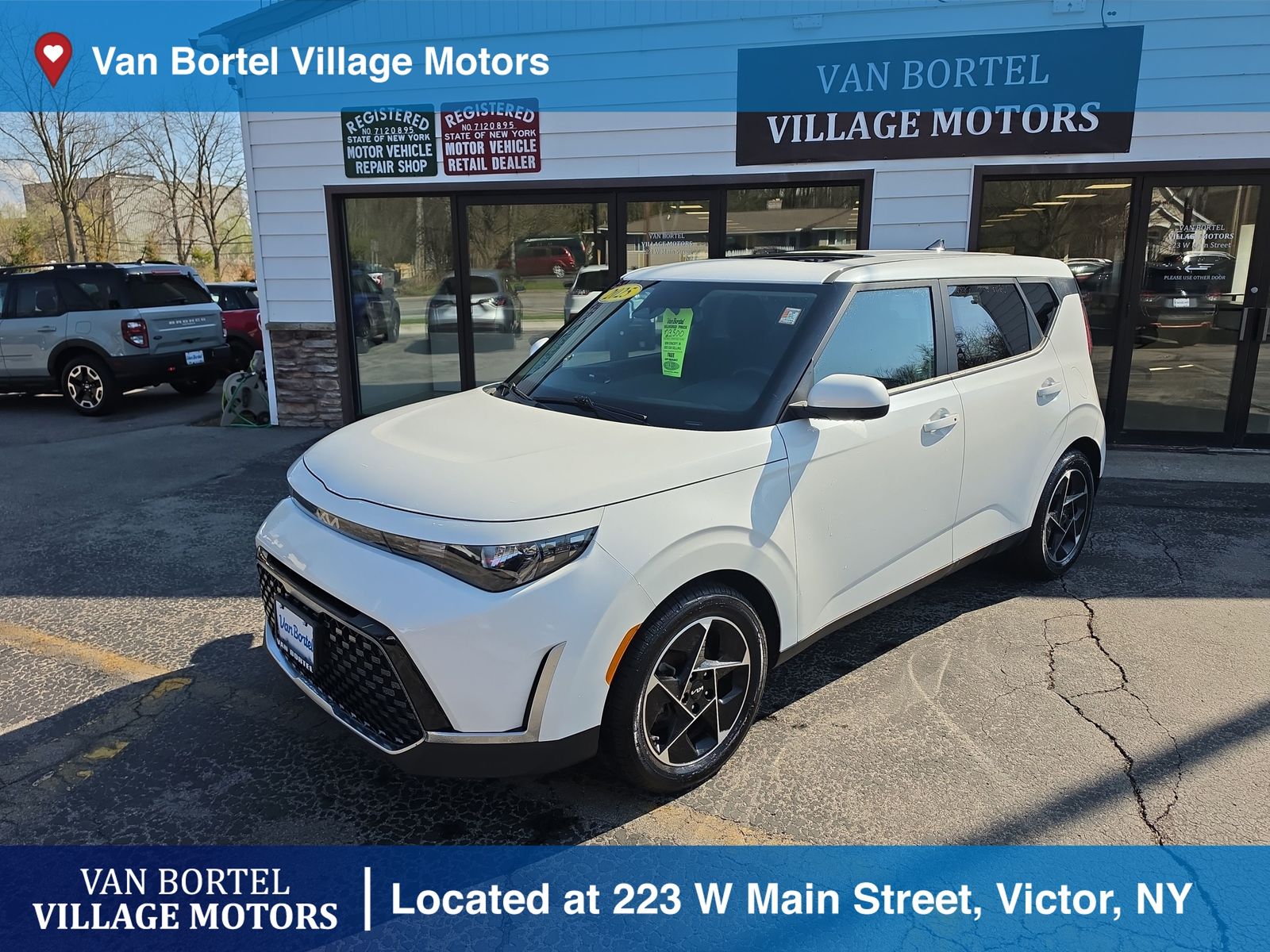 2025 Kia Soul 2.0L EX 6 IVT's photo
