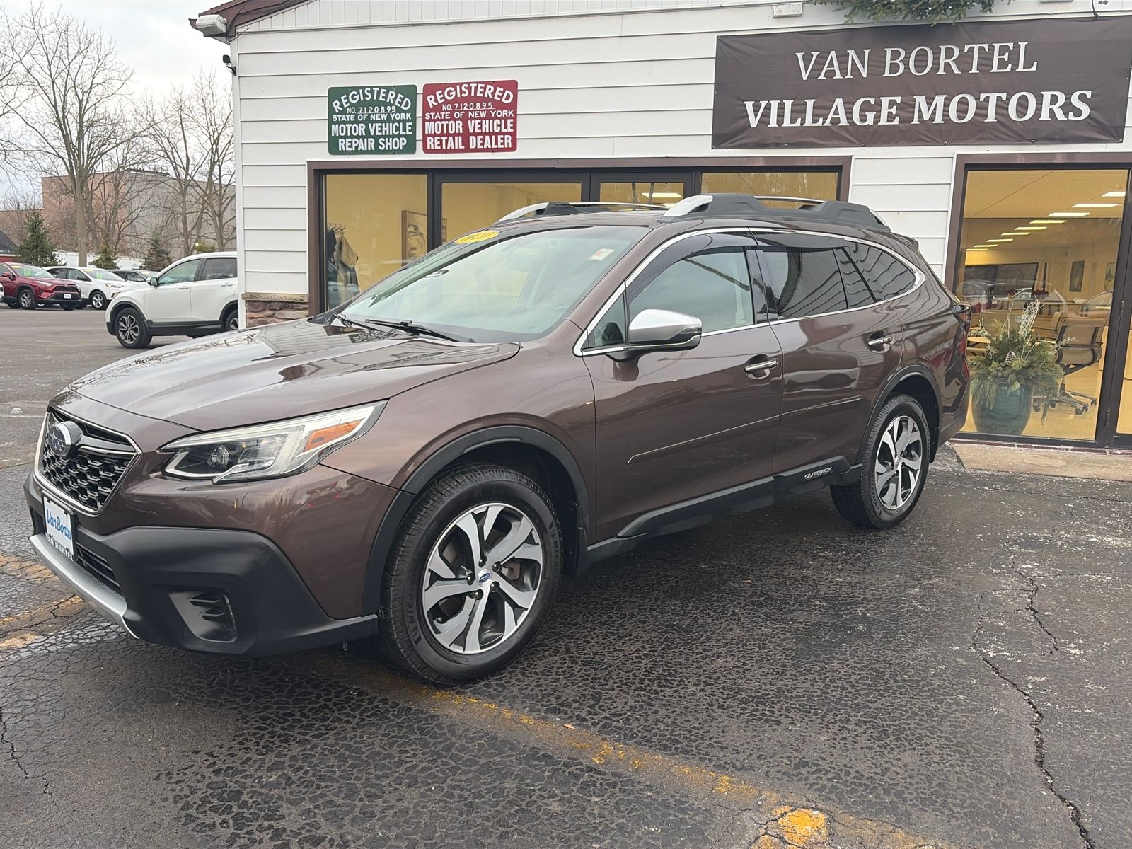 2020 Subaru Outback Touring's photo