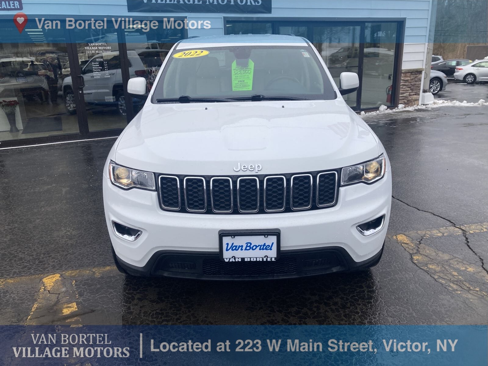 2022 Jeep Grand Cherokee Laredo E photo 3