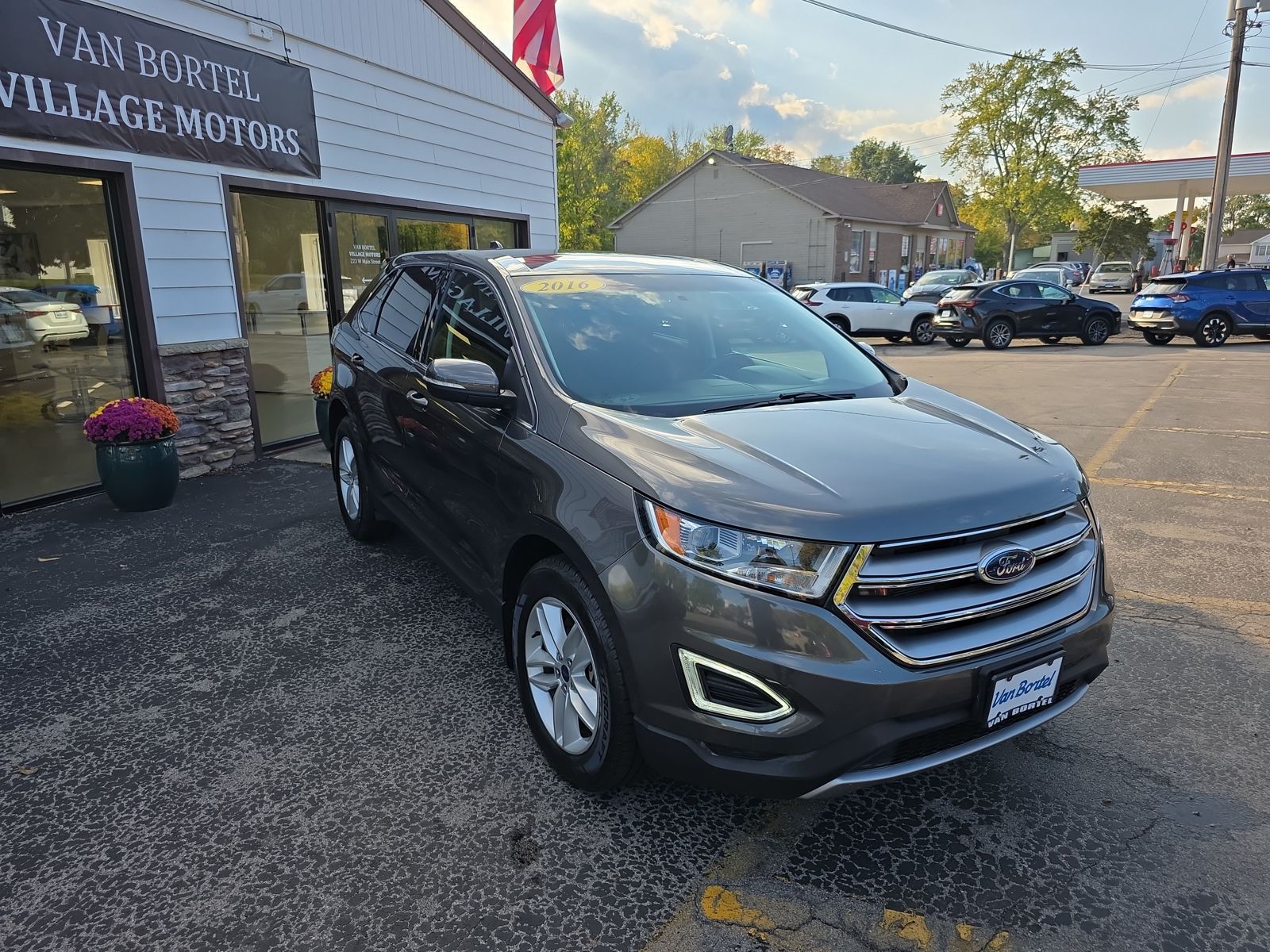 2016 Ford Edge SEL photo 3