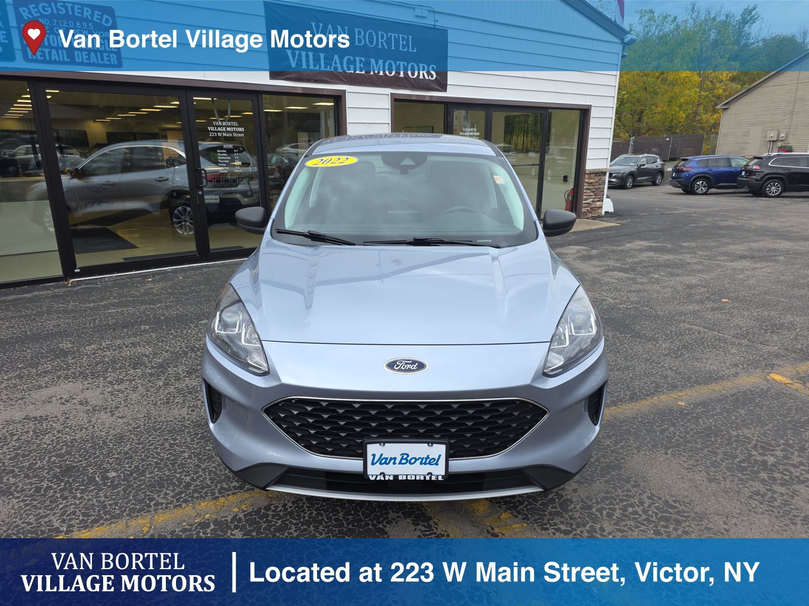 2022 Ford Escape SE photo 2