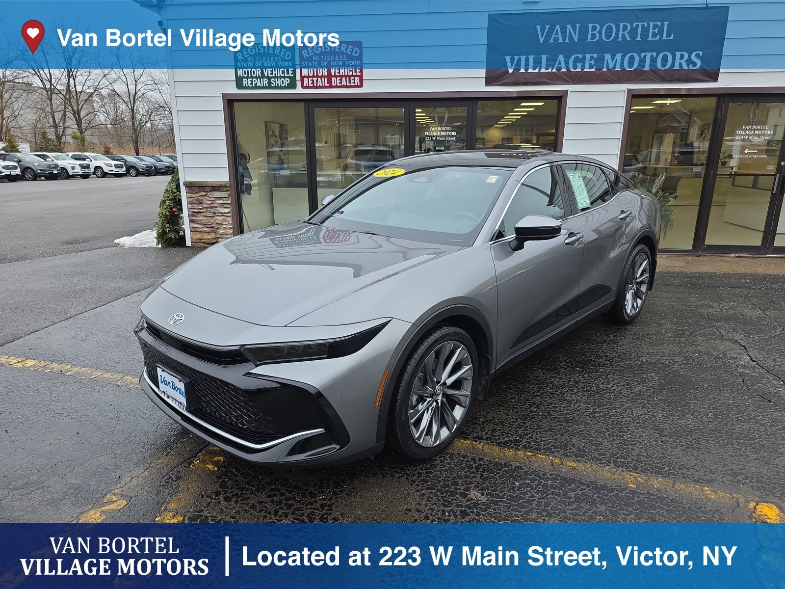 2024 Toyota Crown Limited's photo