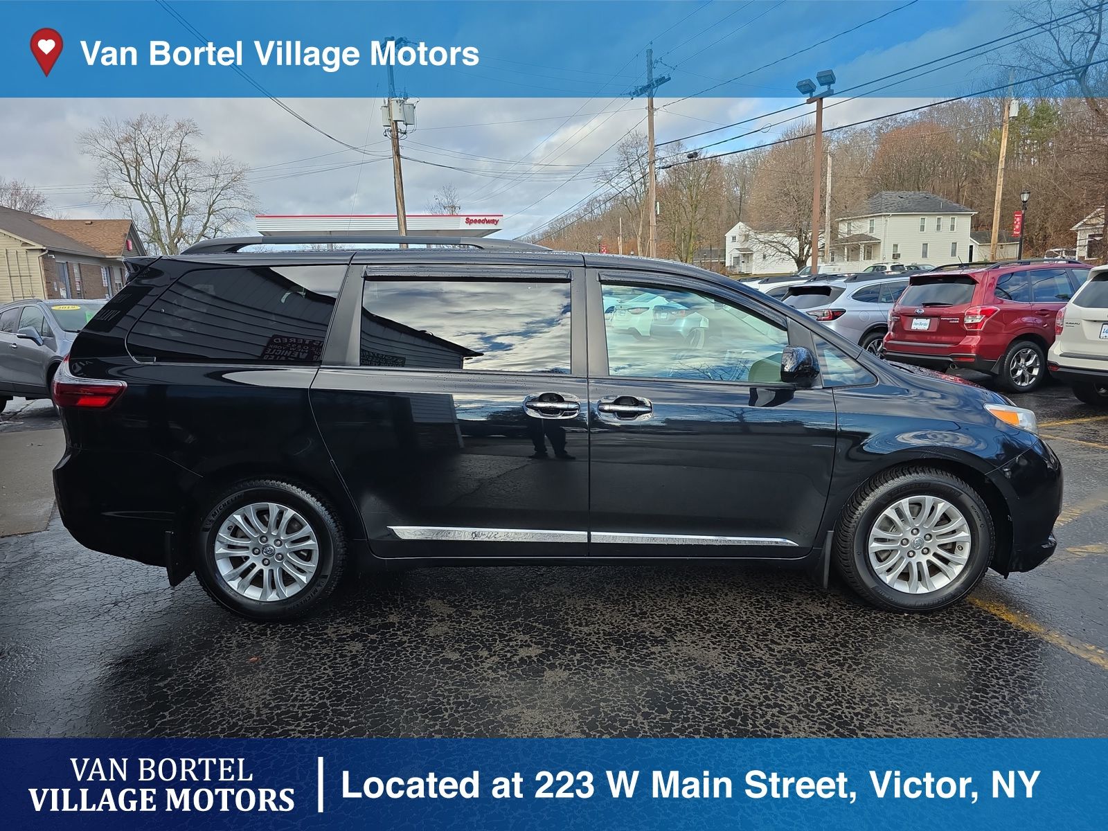 2017 Toyota Sienna Limited XLE Premium photo 4