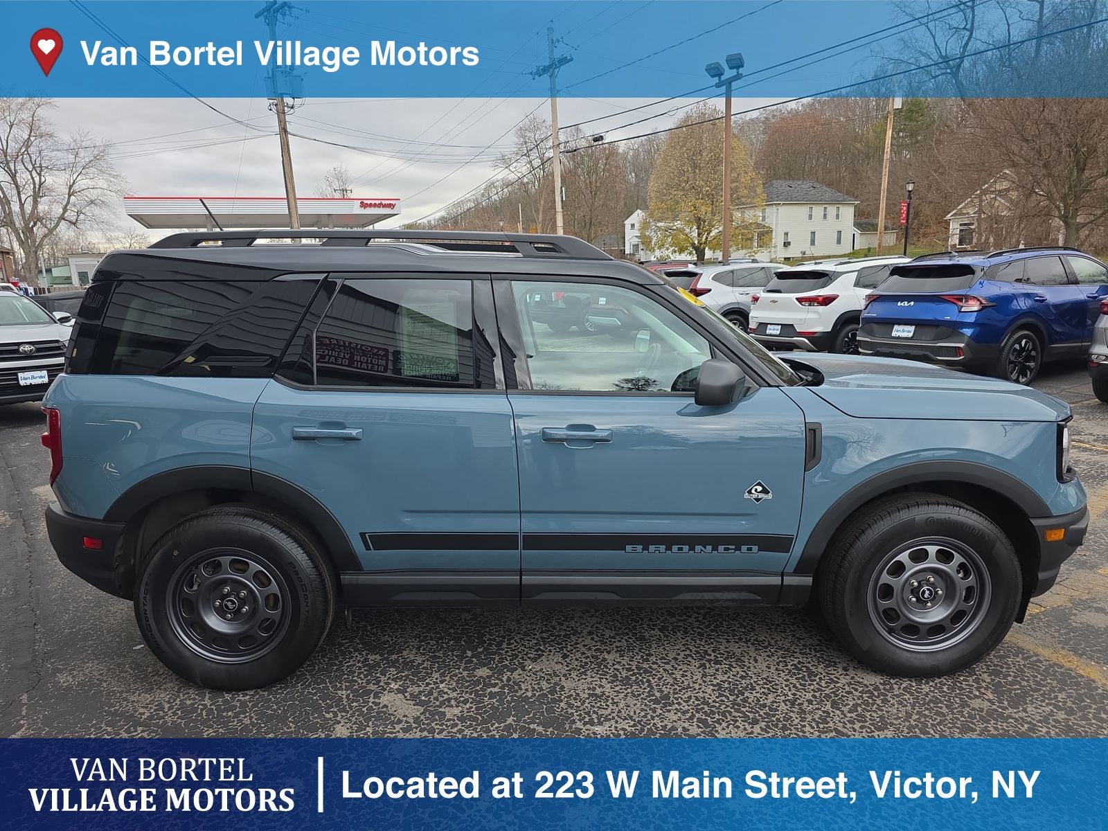 2023 Ford Bronco Sport Outer Banks photo 2