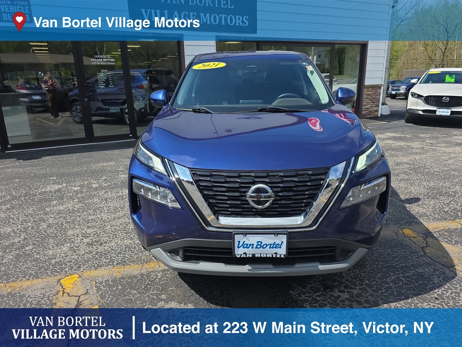 2021 Nissan Rogue SV photo 3