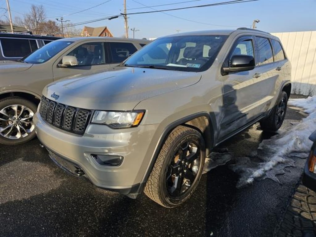 Used 2019 Jeep Grand Cherokee Laredo SUV