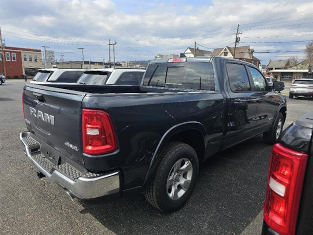New 2026 Ram 1500 BIG HORN CREW CAB 4X4 6'4 BOX Pickup