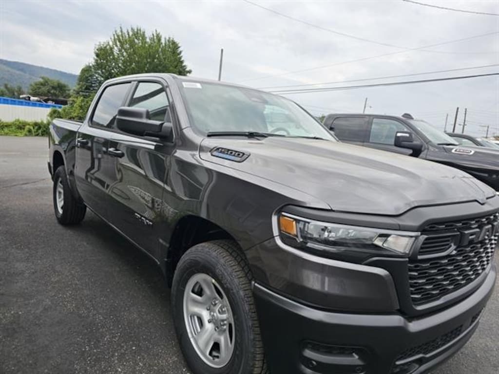 New 2025 Ram 1500 TRADESMAN CREW CAB 4X4 5'7 BOX Pickup