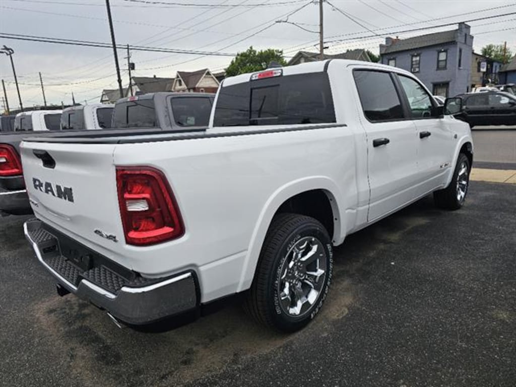 New 2026 Ram 1500 BIG HORN CREW CAB 4X4 5'7 BOX Pickup