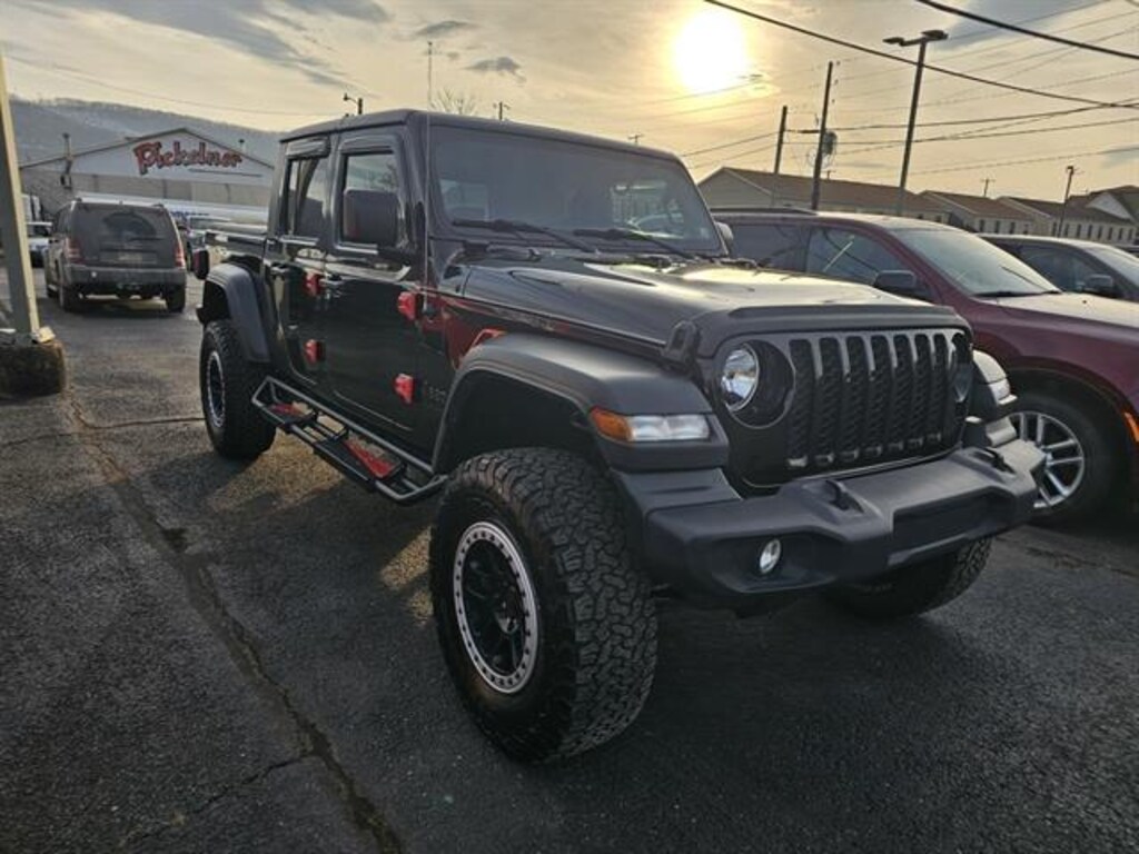 Used 2020 Jeep Gladiator Sport Truck Crew Cab