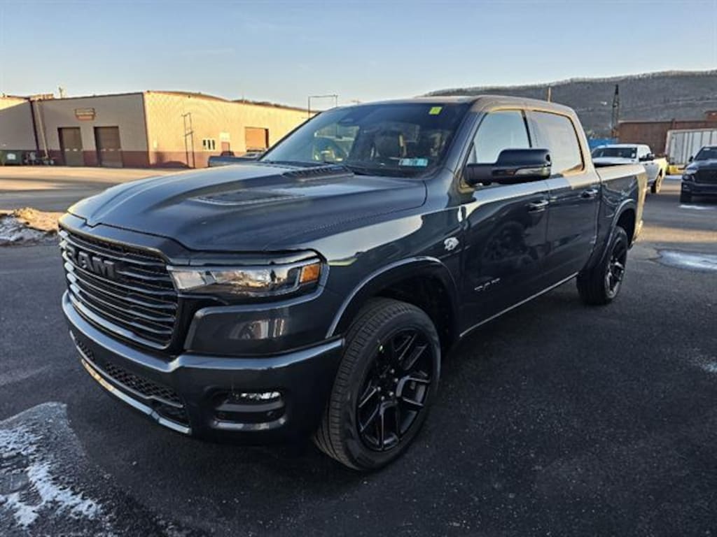 New 2026 Ram 1500 LARAMIE CREW CAB 4X4 5'7 BOX Pickup