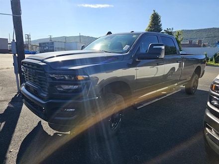 2025 Ram 2500 TRADESMAN CREW CAB 4X4 8' BOX Pickup