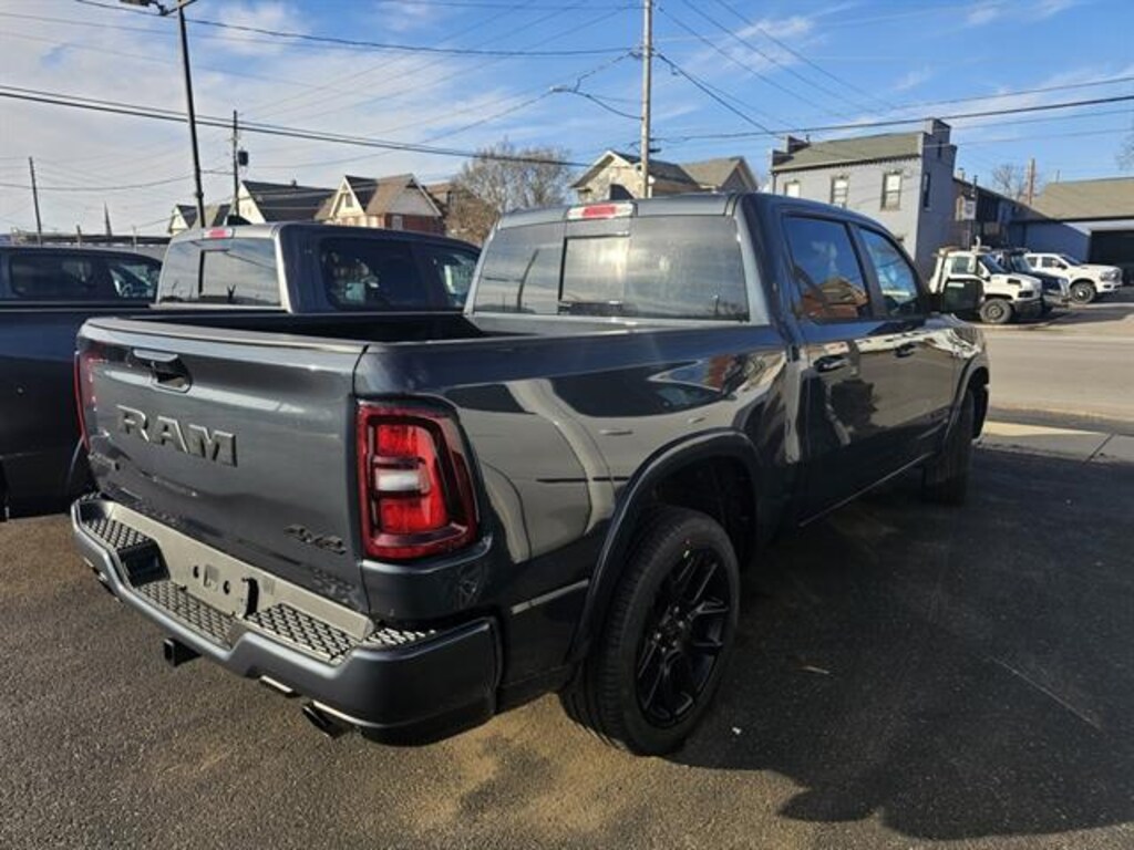 New 2026 Ram 1500 LARAMIE CREW CAB 4X4 5'7 BOX Pickup