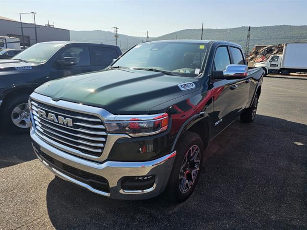 New 2026 Ram 1500 LARAMIE CREW CAB 4X4 6'4 BOX Pickup