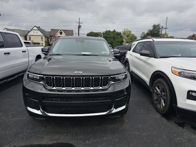 2021 Jeep Grand Cherokee Limited photo 2