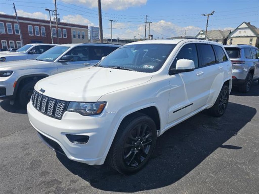 Used 2021 Jeep Grand Cherokee Laredo SUV