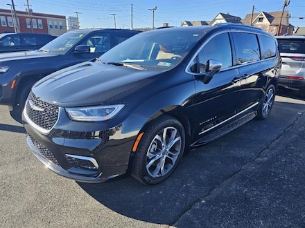 2024 Chrysler Pacifica Pinnacle Van Passenger Van