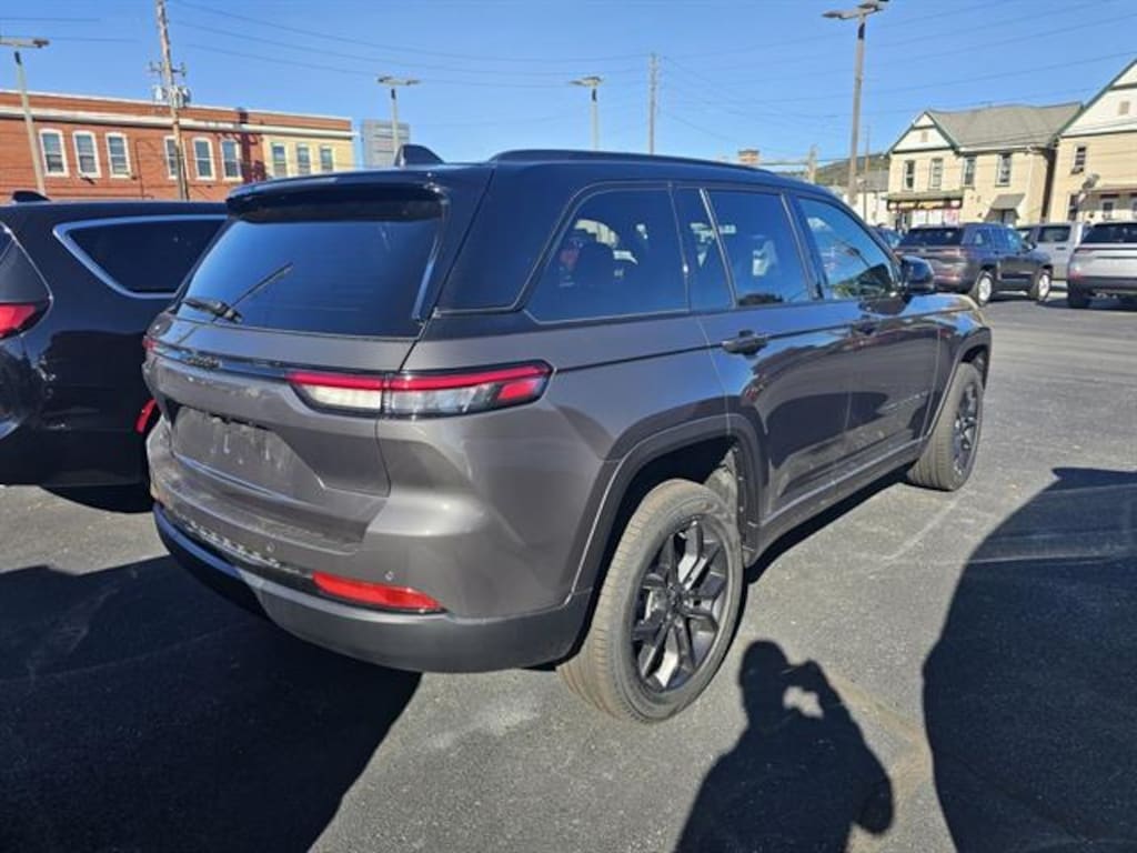New 2025 Jeep Grand Cherokee LIMITED 4X4 Sport Utility