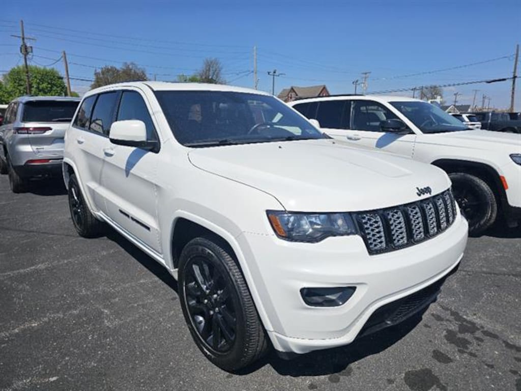 Used 2021 Jeep Grand Cherokee Laredo SUV