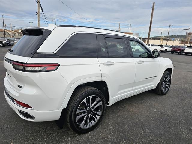 2022 Jeep Grand Cherokee Overland photo 4