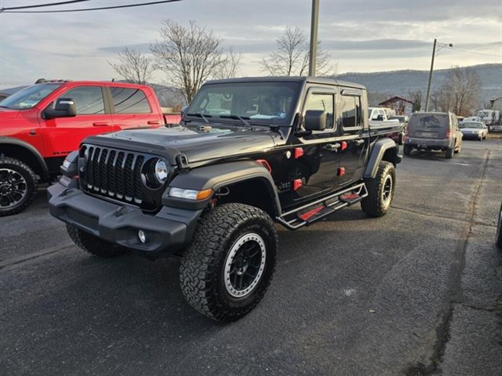 Used 2020 Jeep Gladiator Sport Truck Crew Cab