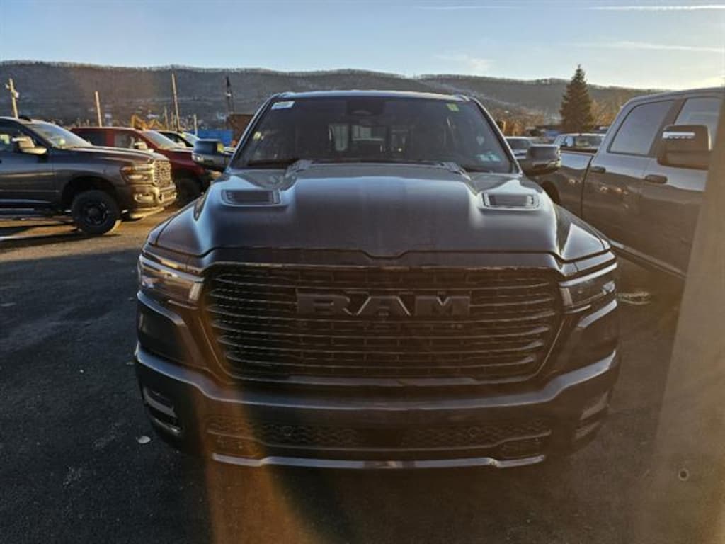 New 2026 Ram 1500 LARAMIE CREW CAB 4X4 5'7 BOX Pickup