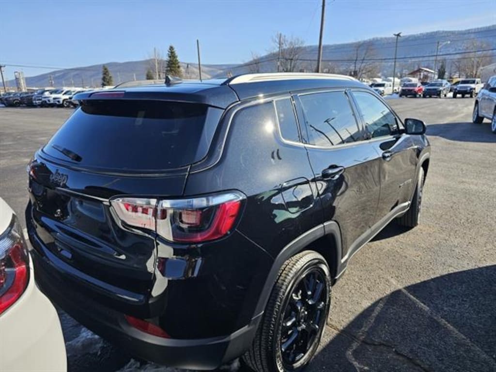 New 2026 Jeep Compass LATITUDE ALTITUDE 4X4 Sport Utility