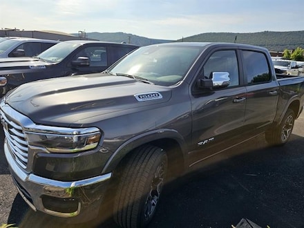 2026 Ram 1500 LARAMIE CREW CAB 4X4 5'7 BOX Pickup