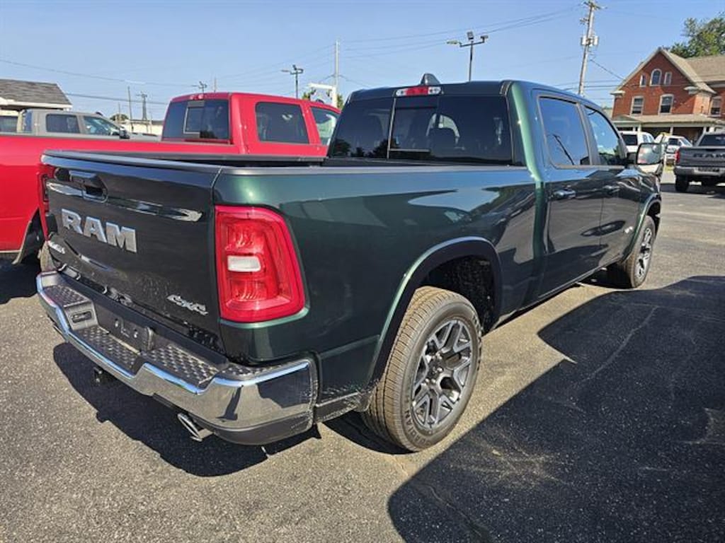 New 2026 Ram 1500 LARAMIE CREW CAB 4X4 6'4 BOX Pickup
