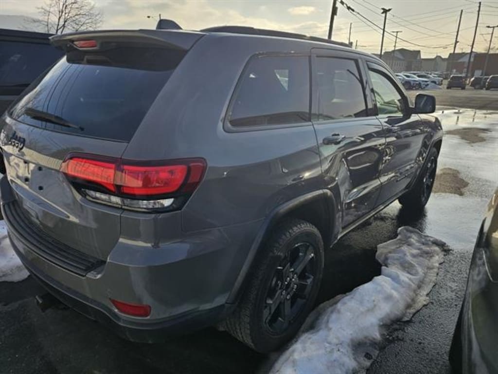 Used 2019 Jeep Grand Cherokee Laredo SUV