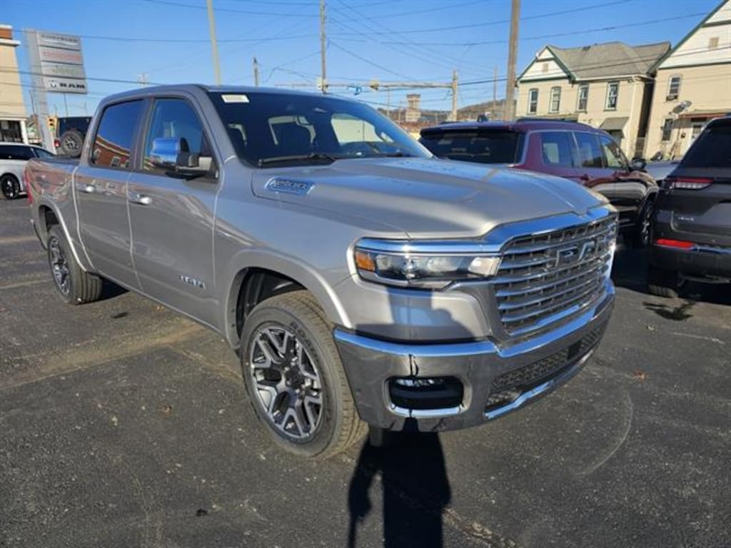 New 2026 Ram 1500 LARAMIE CREW CAB 4X4 5'7 BOX Pickup
