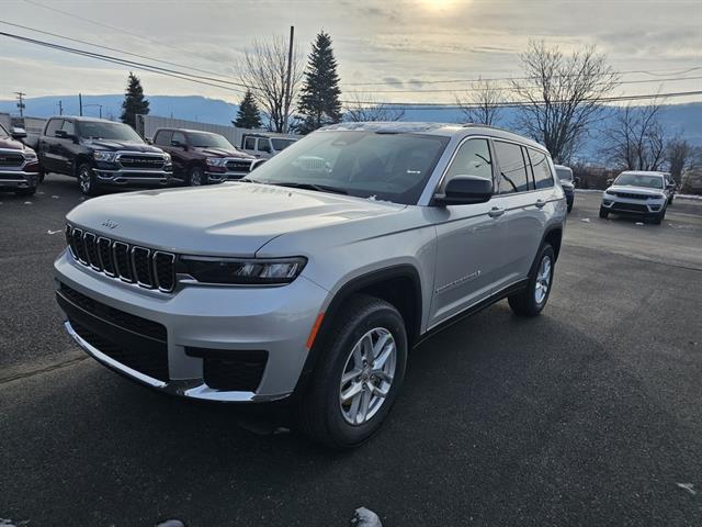 2025 Jeep Grand Cherokee L Laredo's photo