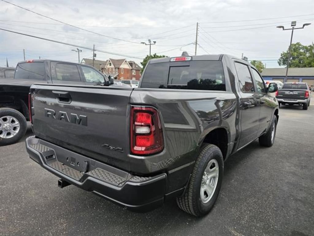 New 2025 Ram 1500 TRADESMAN CREW CAB 4X4 5'7 BOX Pickup