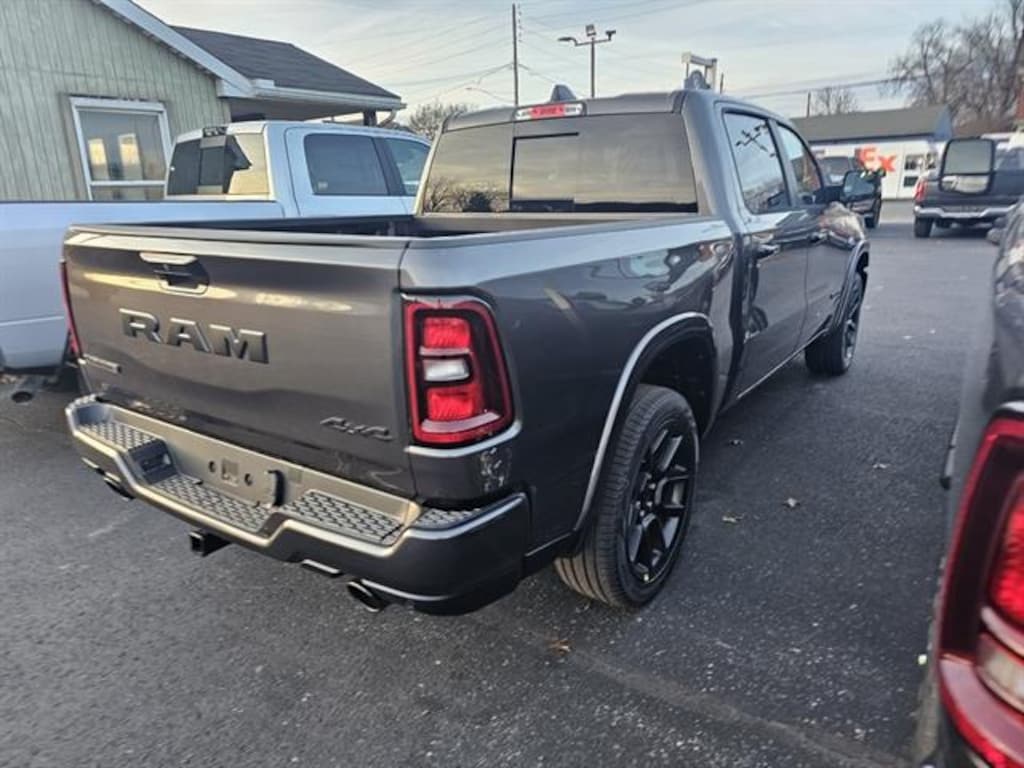 New 2026 Ram 1500 LARAMIE CREW CAB 4X4 5'7 BOX Pickup