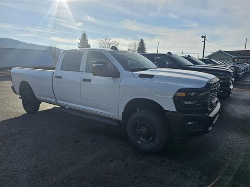 New 2026 Ram 2500 TRADESMAN CREW CAB 4X4 8' BOX Pickup