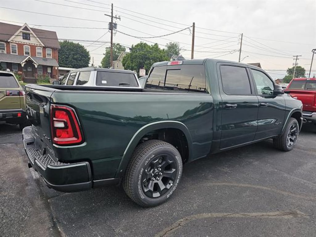 New 2026 Ram 1500 BIG HORN CREW CAB 4X4 6'4 BOX Pickup
