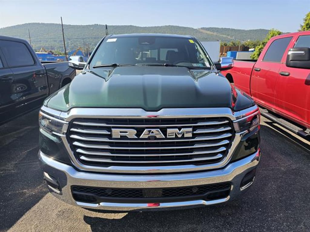 New 2026 Ram 1500 LARAMIE CREW CAB 4X4 6'4 BOX Pickup