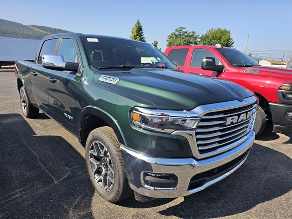 New 2026 Ram 1500 LARAMIE CREW CAB 4X4 6'4 BOX Pickup