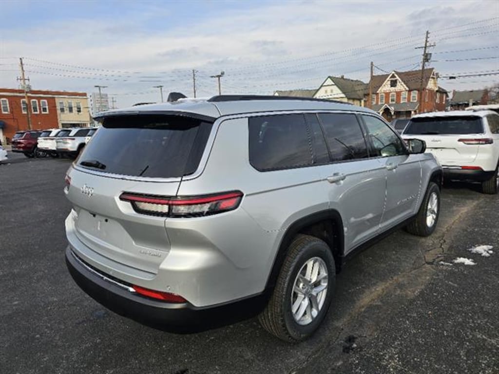 New 2025 Jeep Grand Cherokee L LAREDO X 4X4 Sport Utility