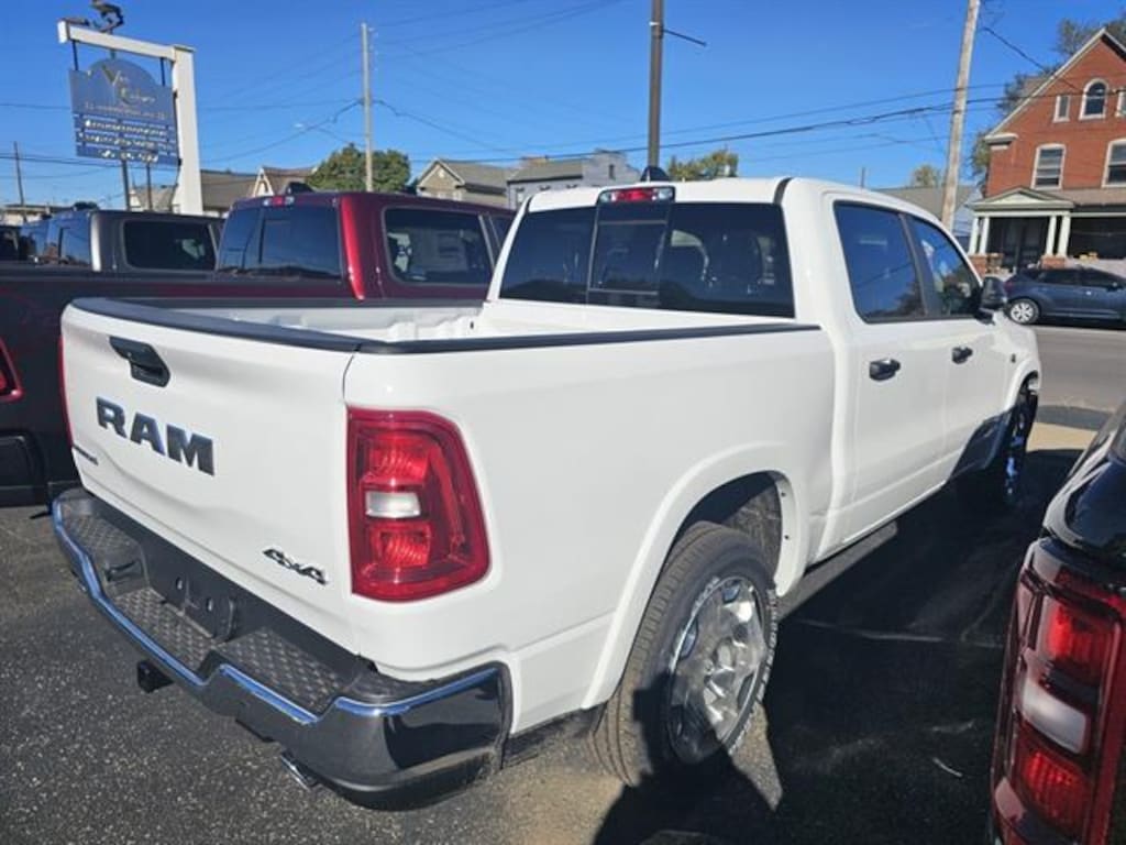 New 2026 Ram 1500 BIG HORN CREW CAB 4X4 5'7 BOX Pickup