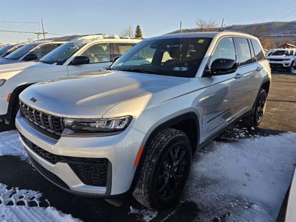 New 2026 Jeep Grand Cherokee LAREDO ALTITUDE 4X4 Sport Utility