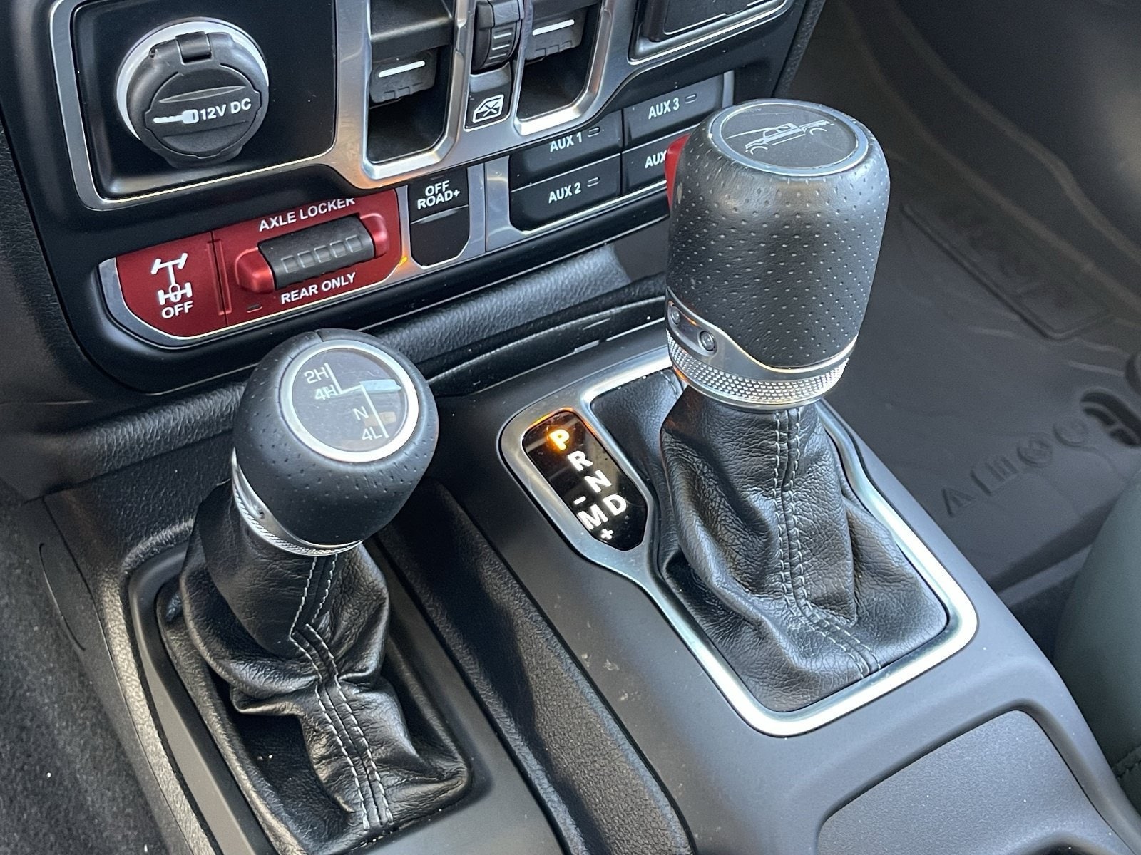 2025 Jeep Gladiator Mojave - Photo 25