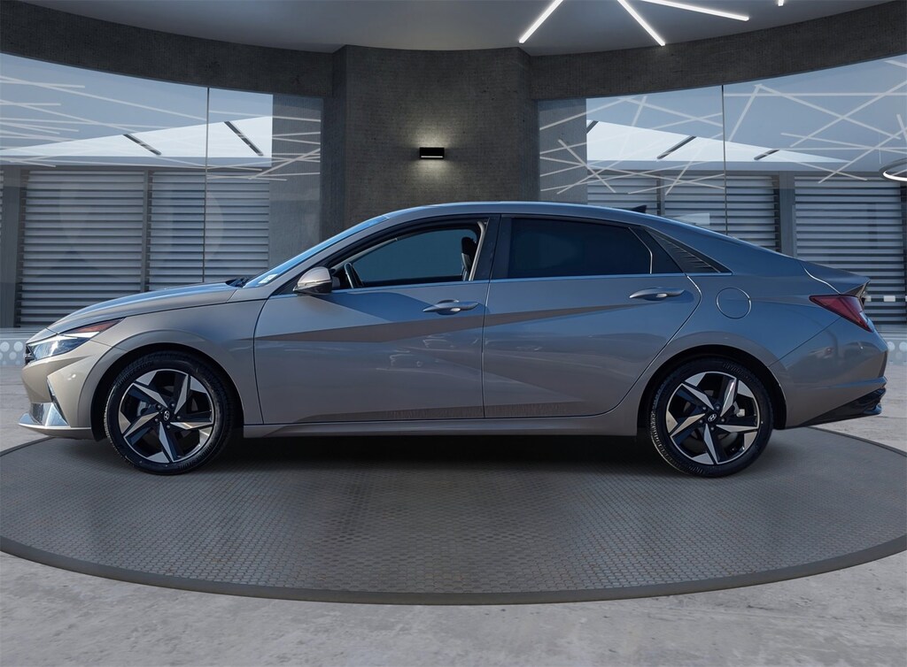 Used 2023 Hyundai Elantra Limited Sedan