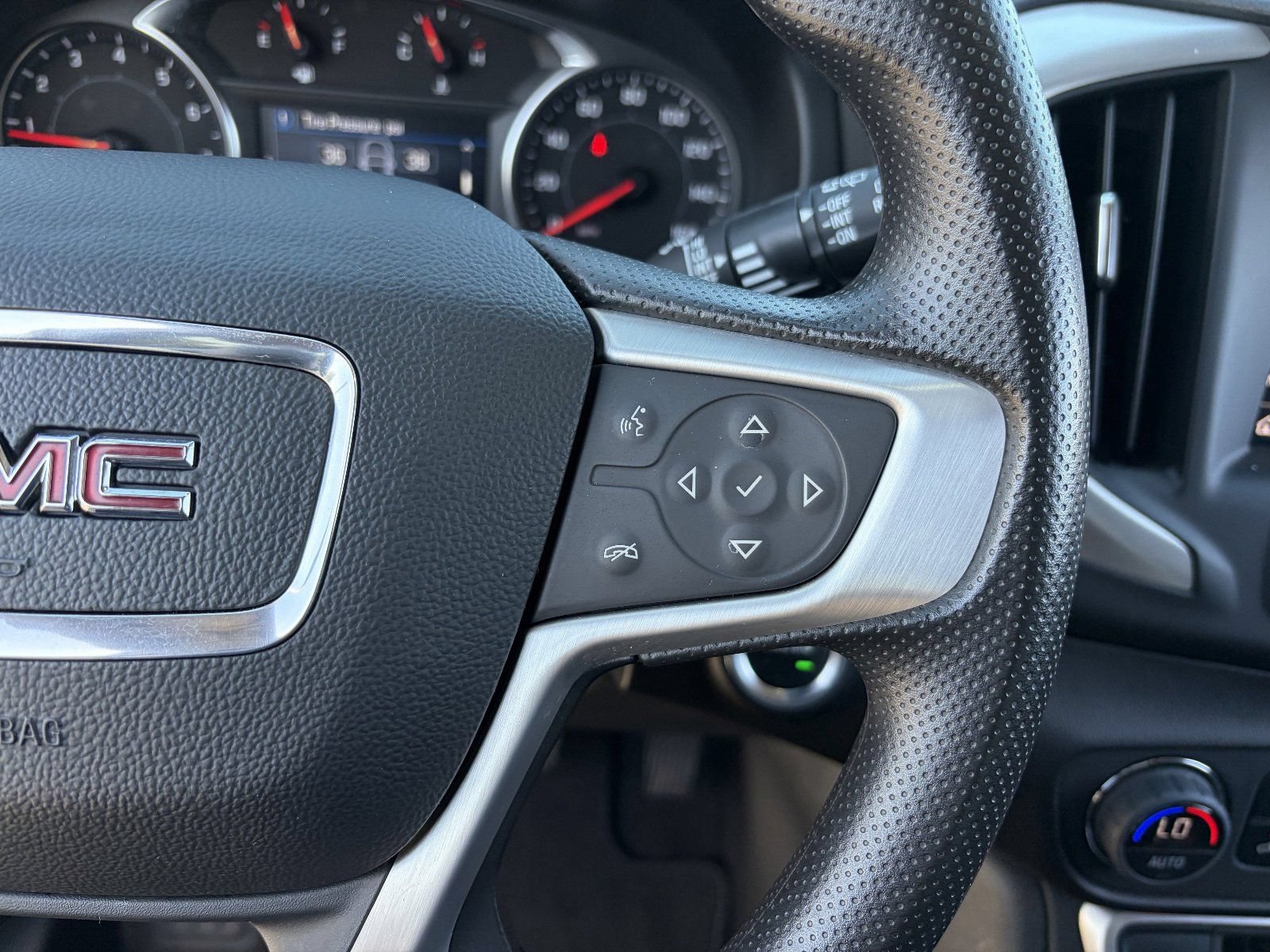 2024 GMC Terrain SLE - Photo 26