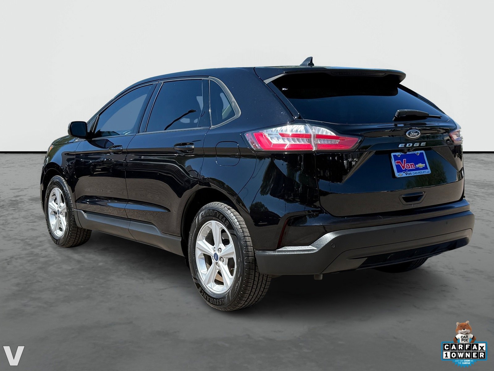 2021 Ford Edge SE photo 3