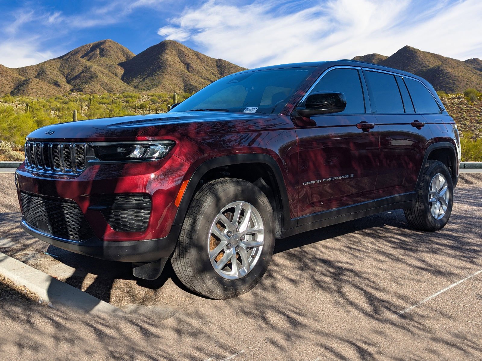 2025 Jeep Grand Cherokee Laredo X photo 2